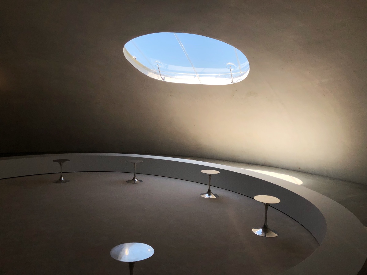 丰岛美术馆的休闲时光