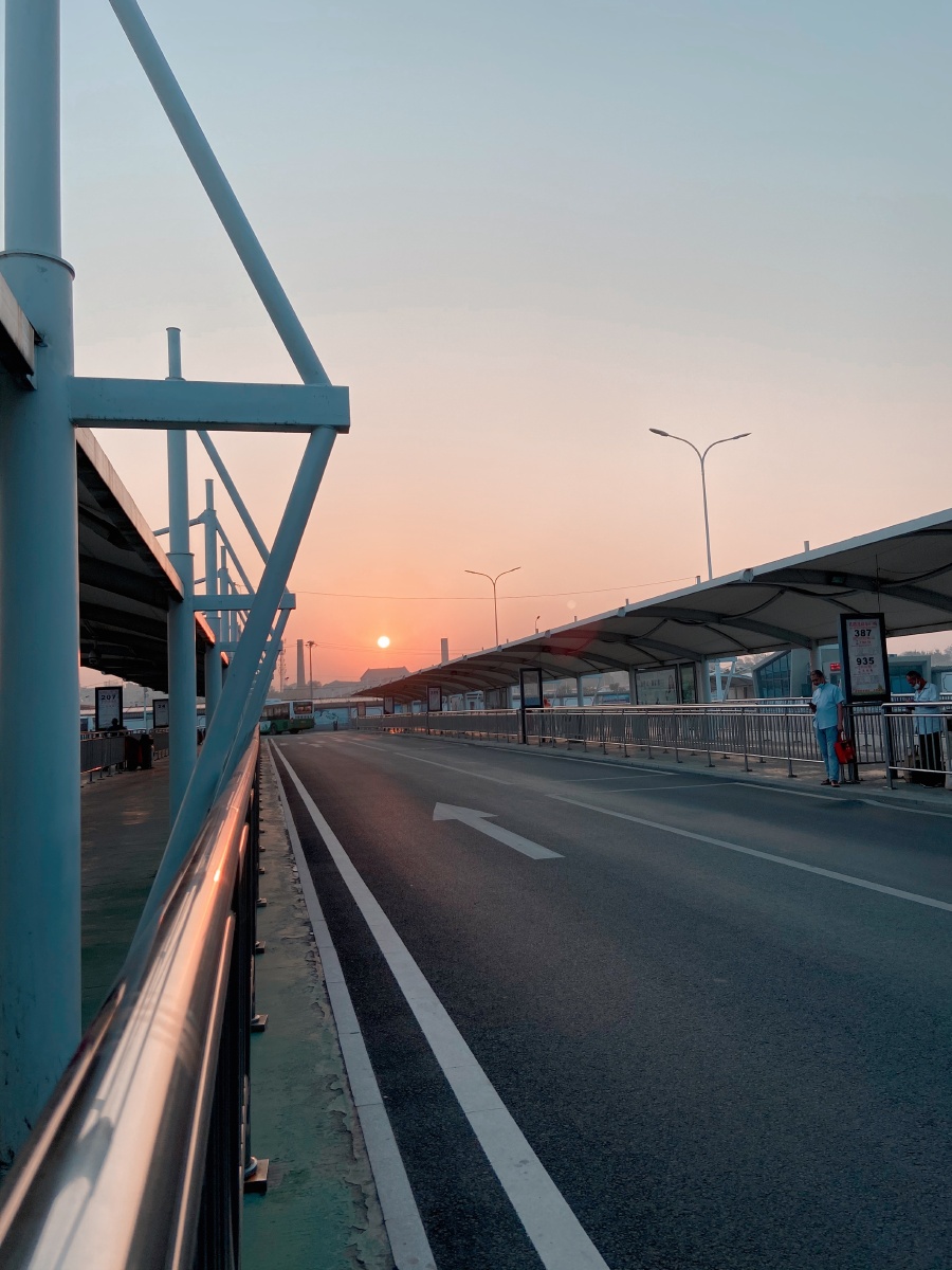 初晨第一缕阳光