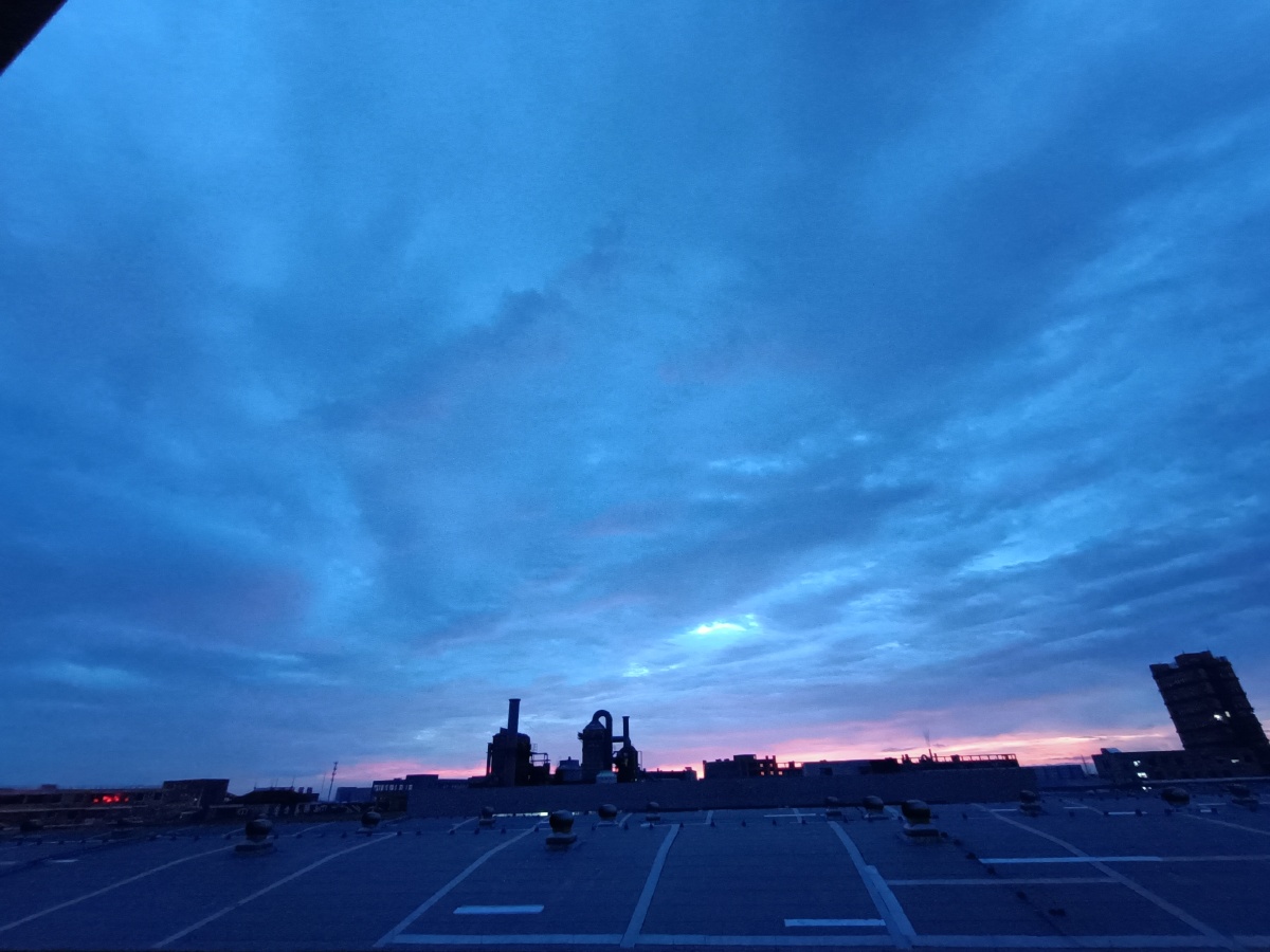 凌晨4点半到5点半拍到的天空