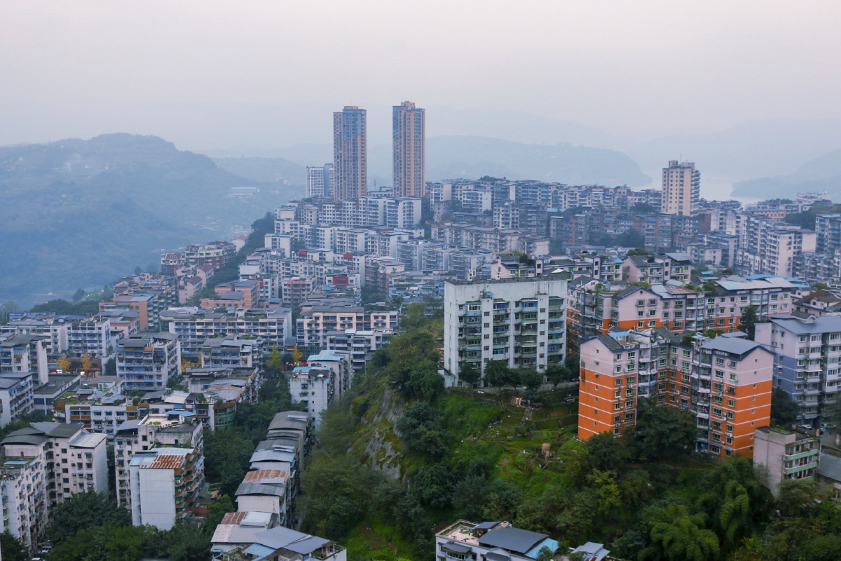 重庆不但山多,且依山而建