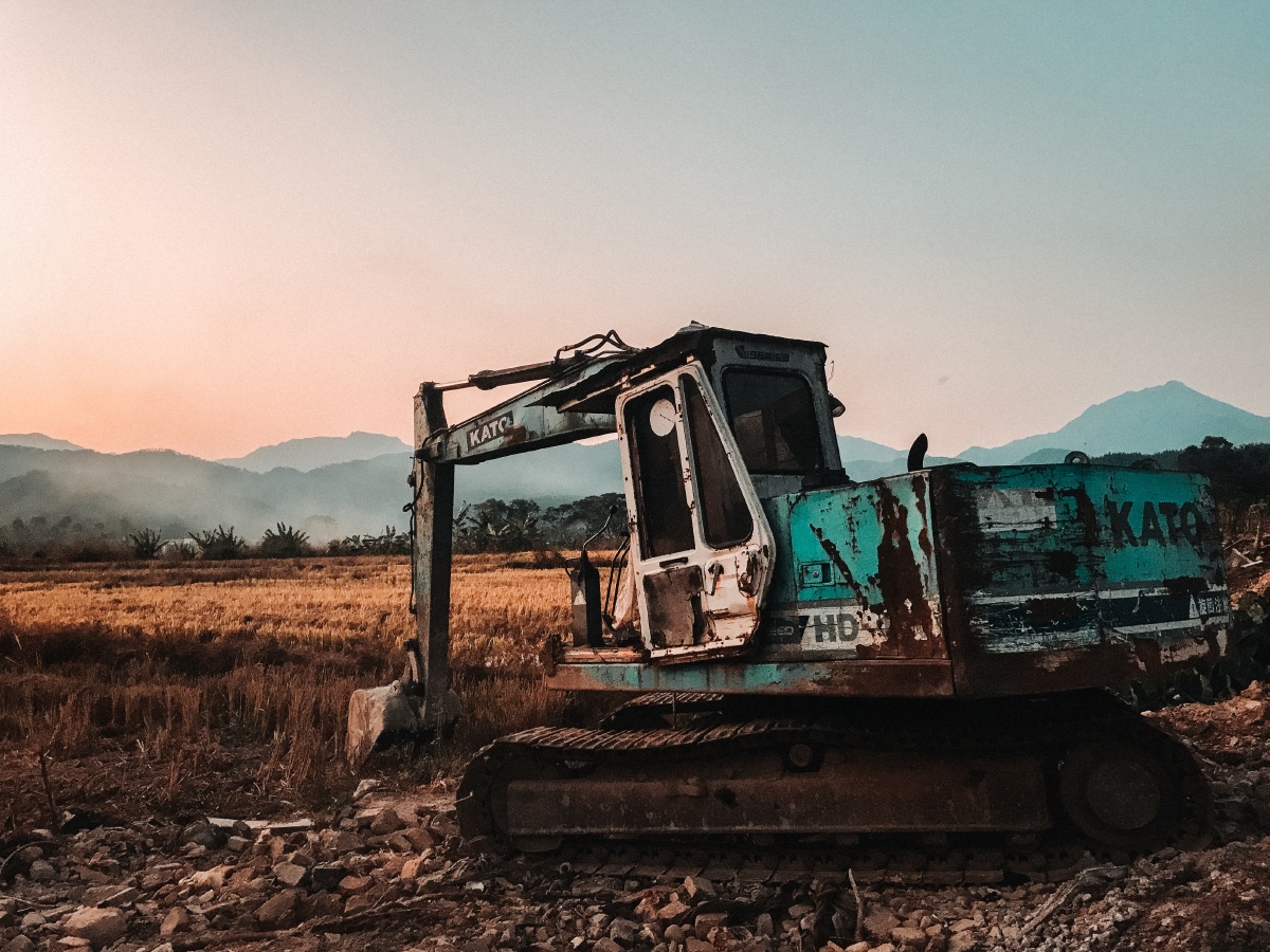 废弃的挖掘机
