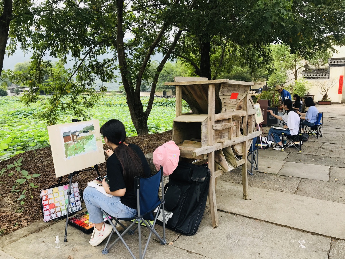 艺校学生千年古村呈坎写生