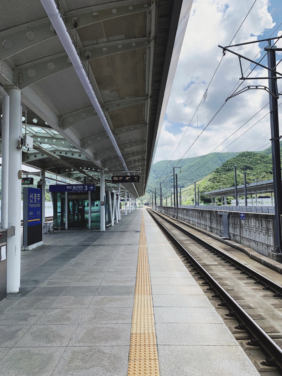 火车站台延伸线