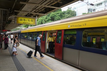 365749