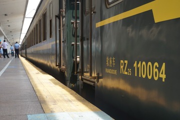375447
