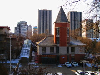 1850272