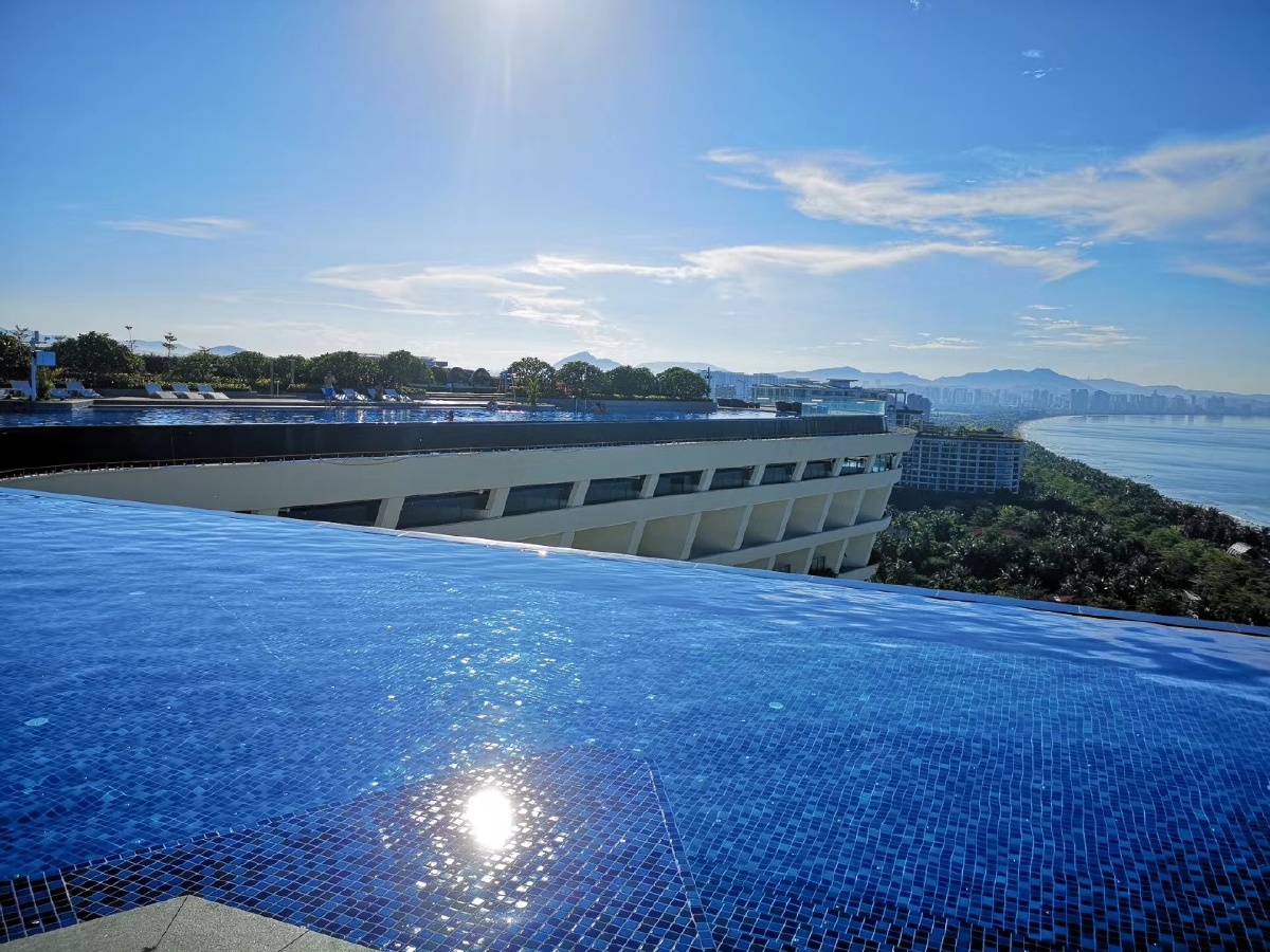 三亚康年无边泳池