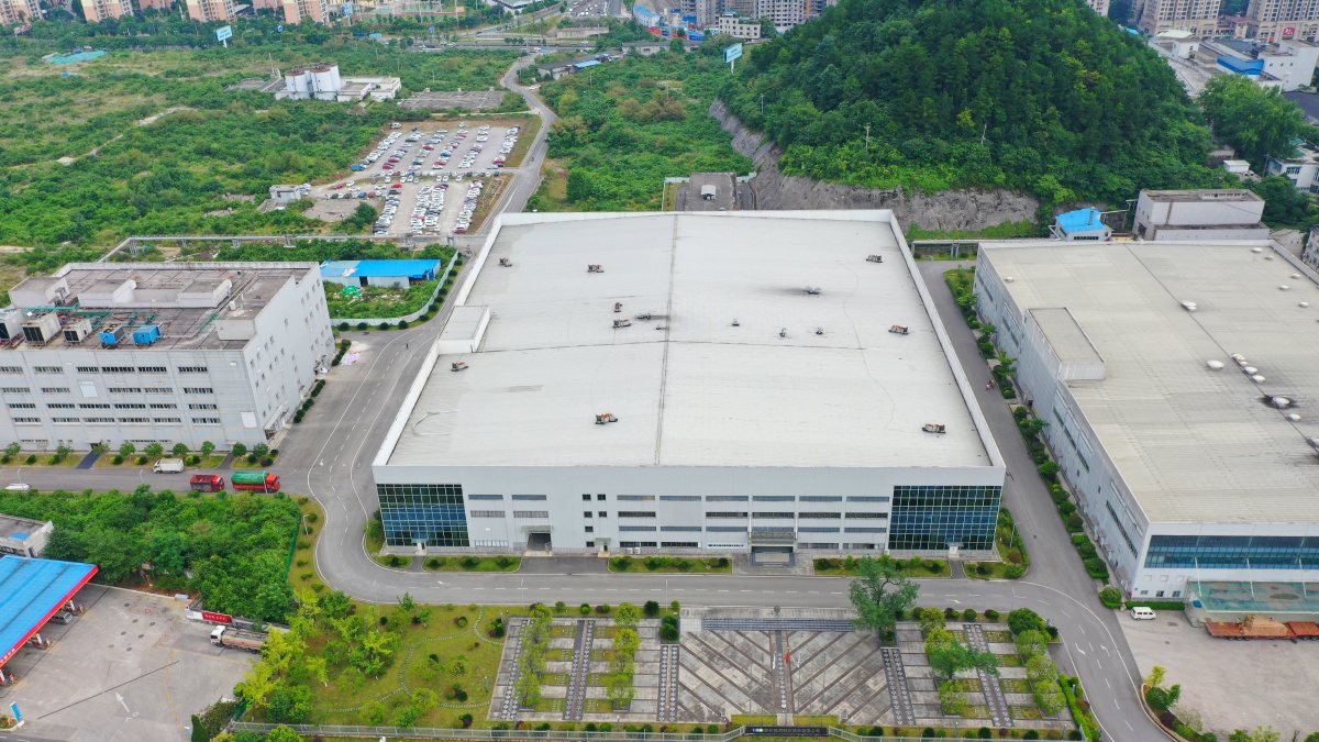 益佰制药贵州省首家上市民营企业目前总市值4609亿工厂占地4844万员工