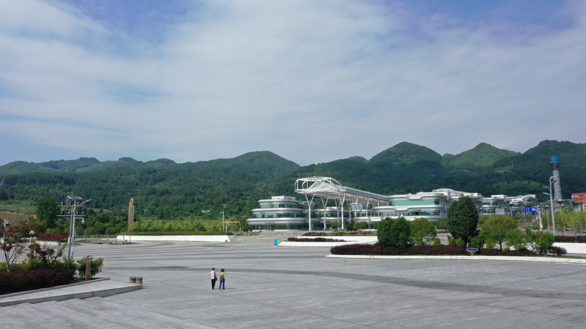 克度镇位于贵州省黔南州平塘县群山深处,这个坐落在黔南喀斯特山区