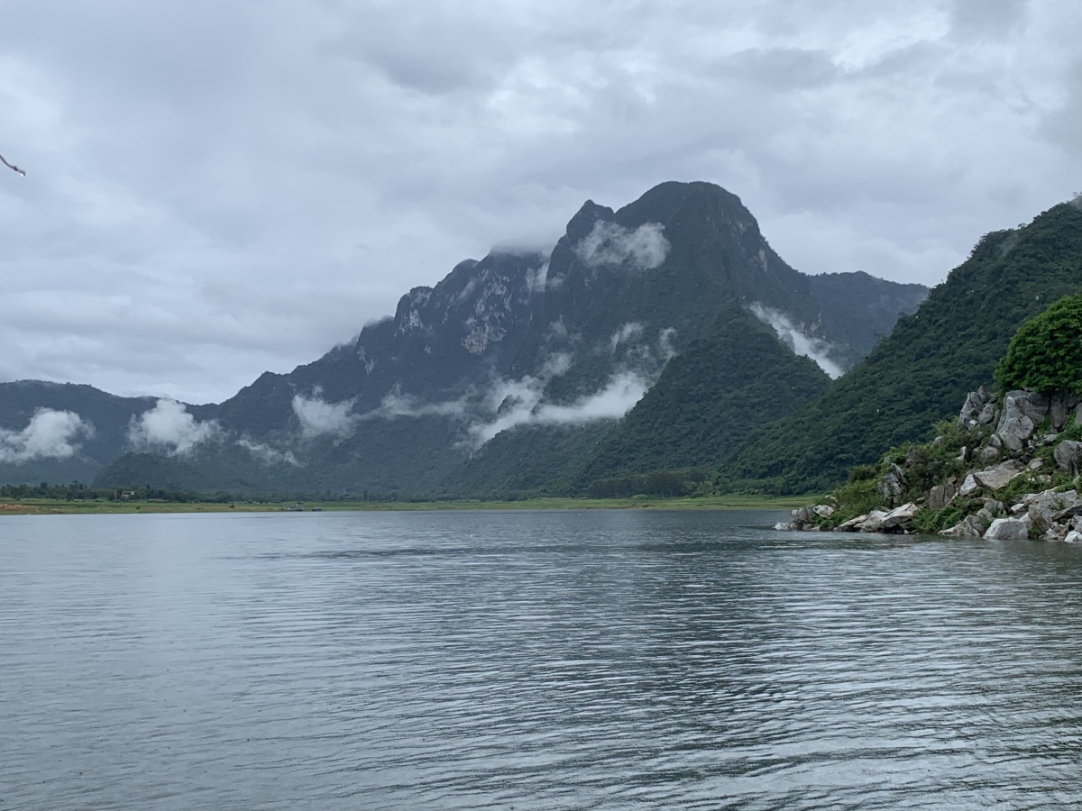 海南小桂林雨后云雾缭绕