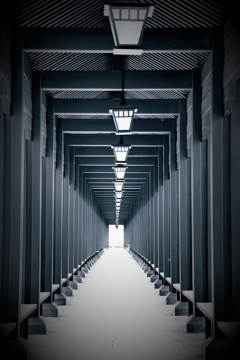 光廊- 尘埃光影