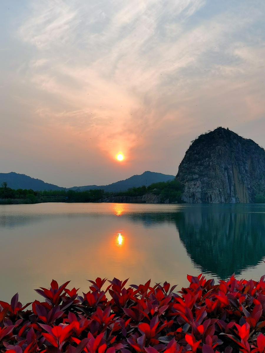 日落寿桃湖