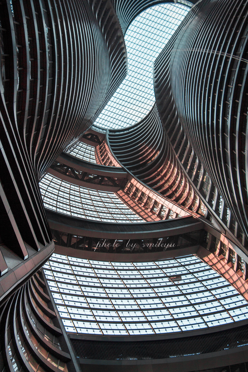 感受建筑的线条美京记丽泽soho