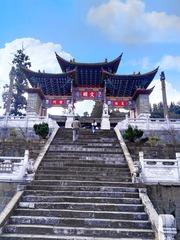 1576816