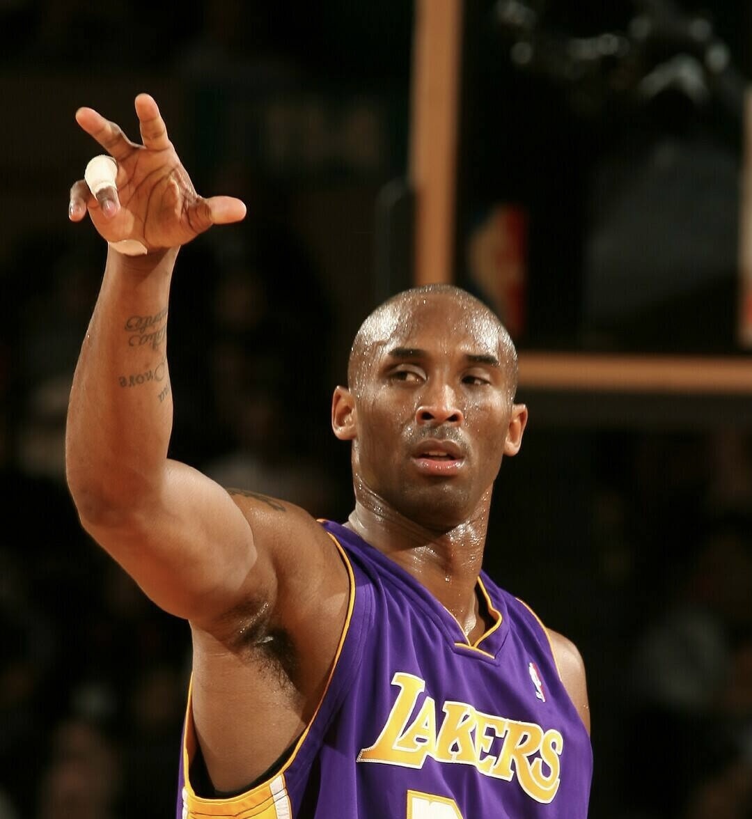 今天湖人夺冠了可是老大看不到了