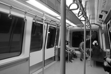 994576