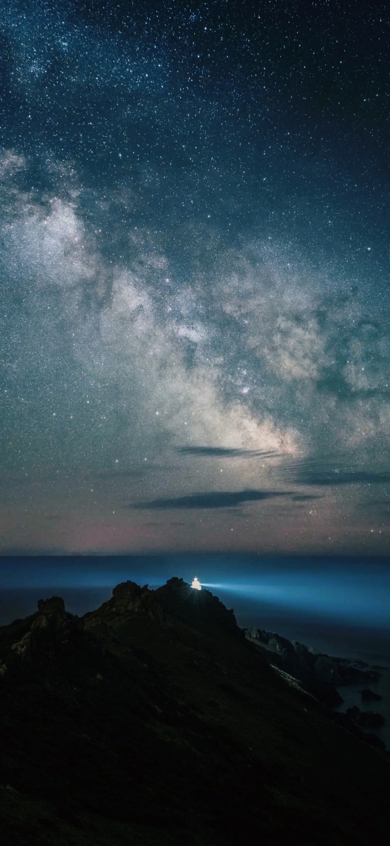 满天繁星也不及流星一瞬的璀璨