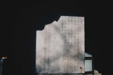 001