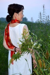 我把这束花献给谁？