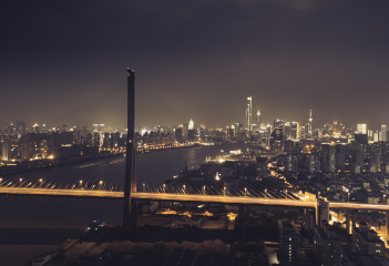 夜幕下的黄浦江