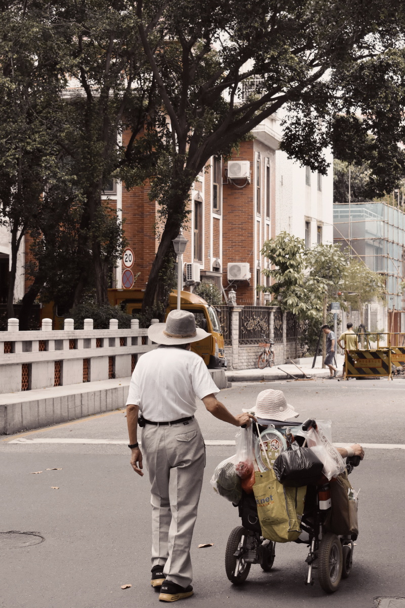 东山口街角一景