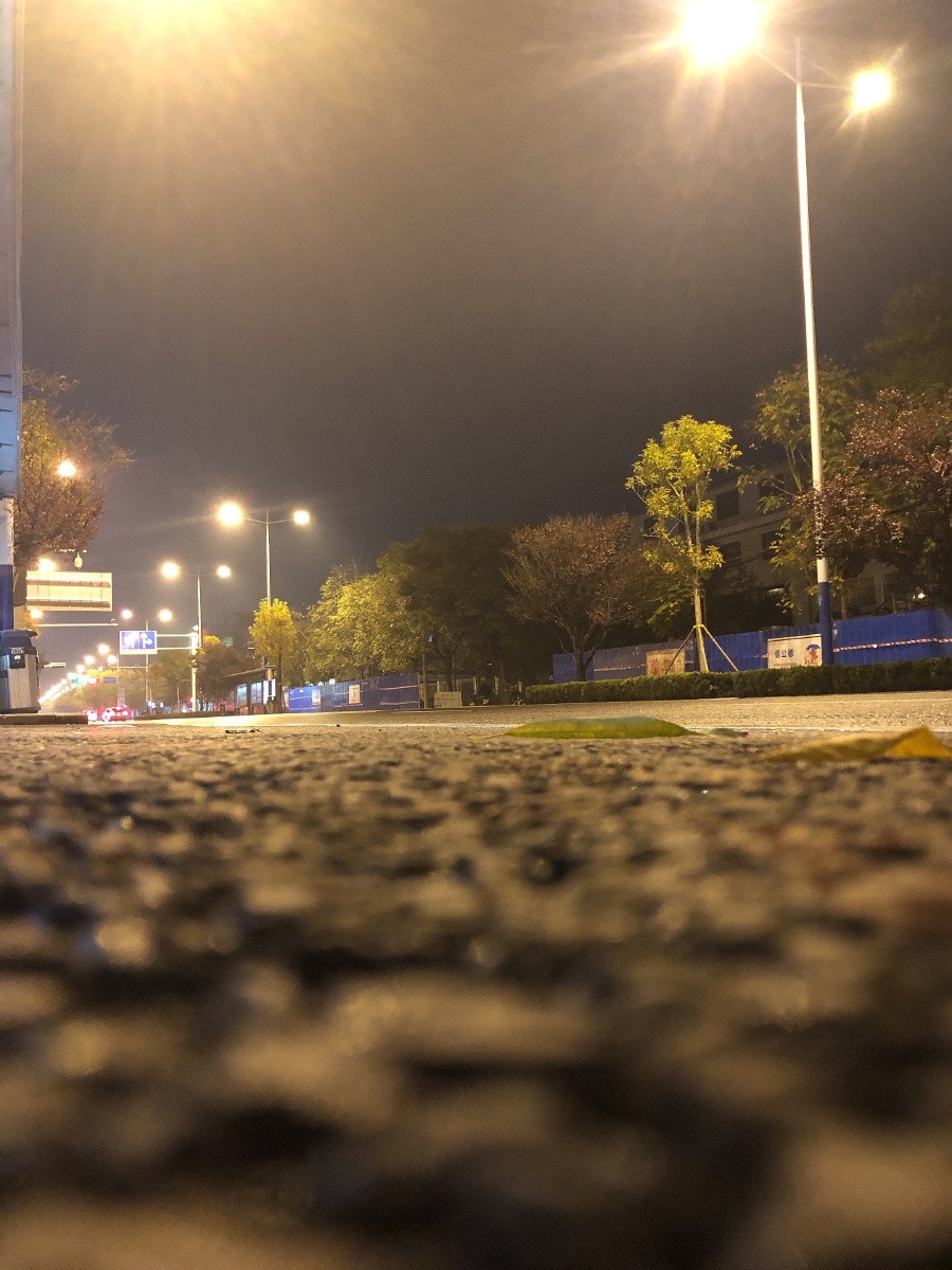 马路边无聊的抓拍