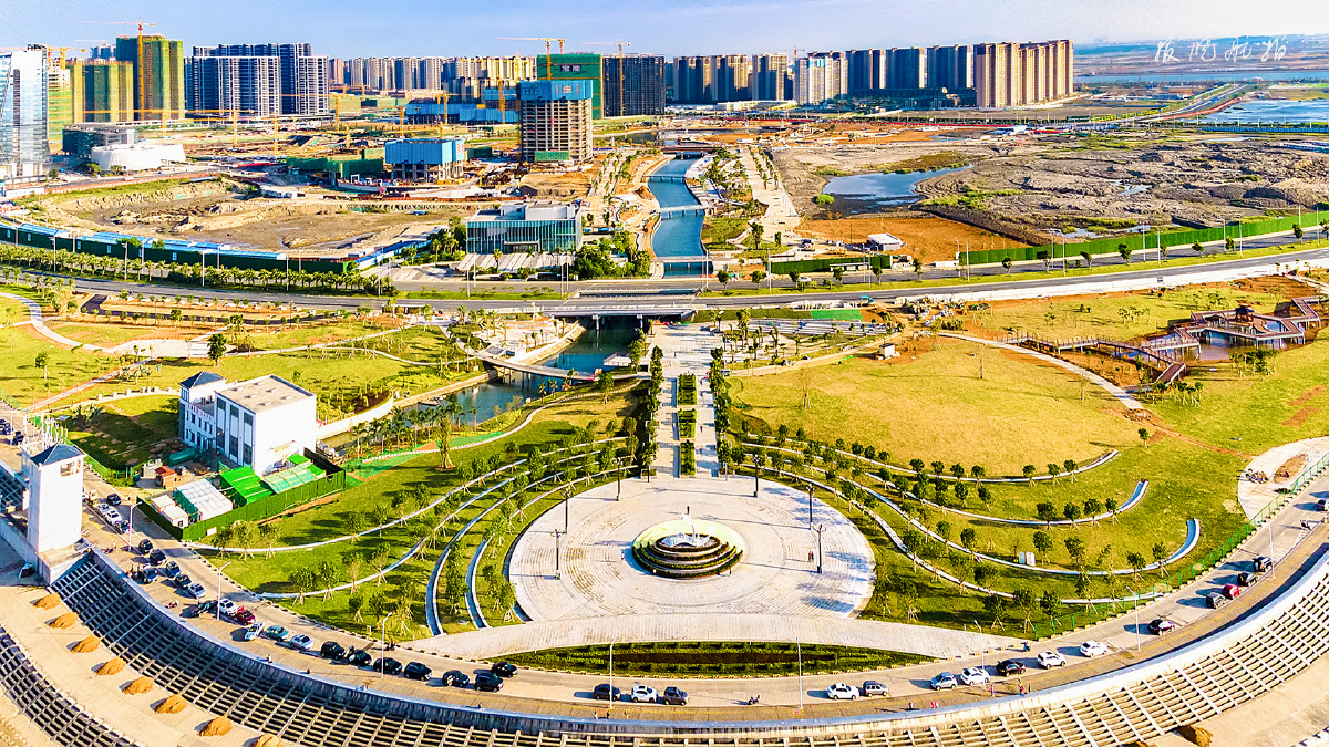 刚刚开放的东海岸公园是今晚赏月的好地方