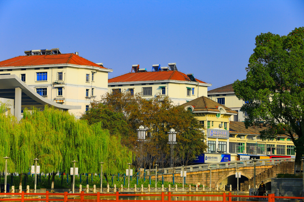 龙游荣昌广场步行街