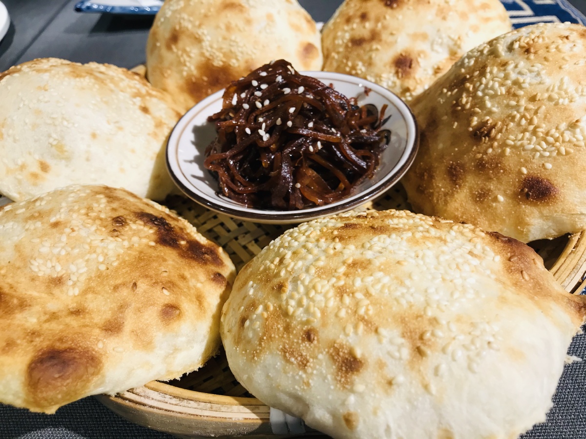 武大郎炊饼夹咸菜 ~这个饼打的不错,皮薄酥脆