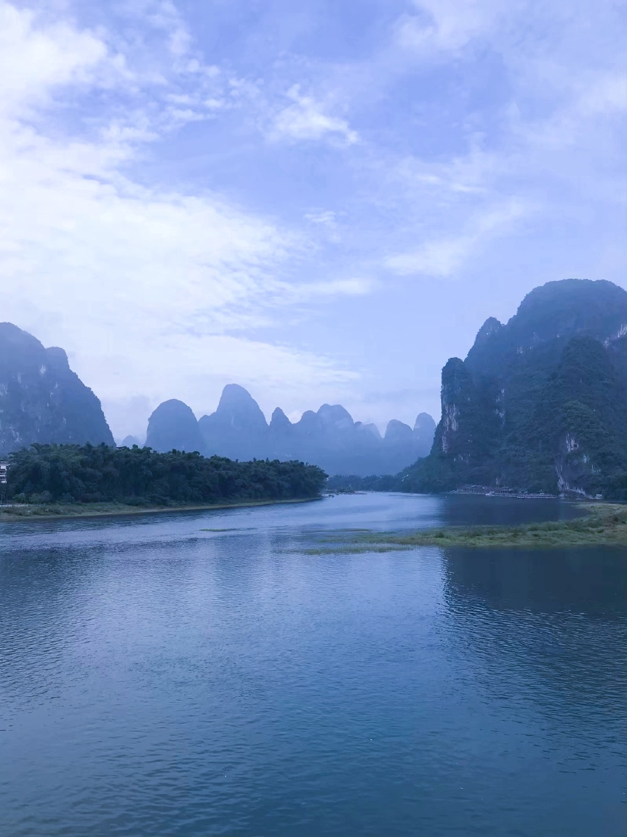 桂林山水甲天下绝妙漓江秋泛图