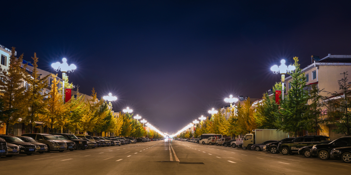 桓仁民族路的夜色