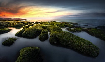 夕阳下海礁