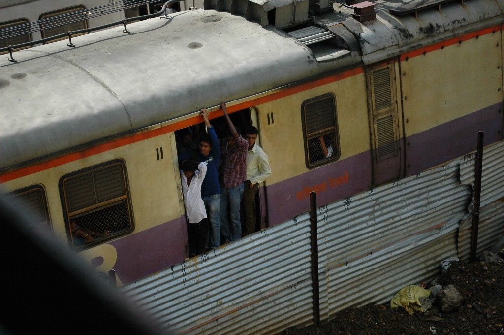 【人文】深入拍摄印度特色扒火车，扒汽车