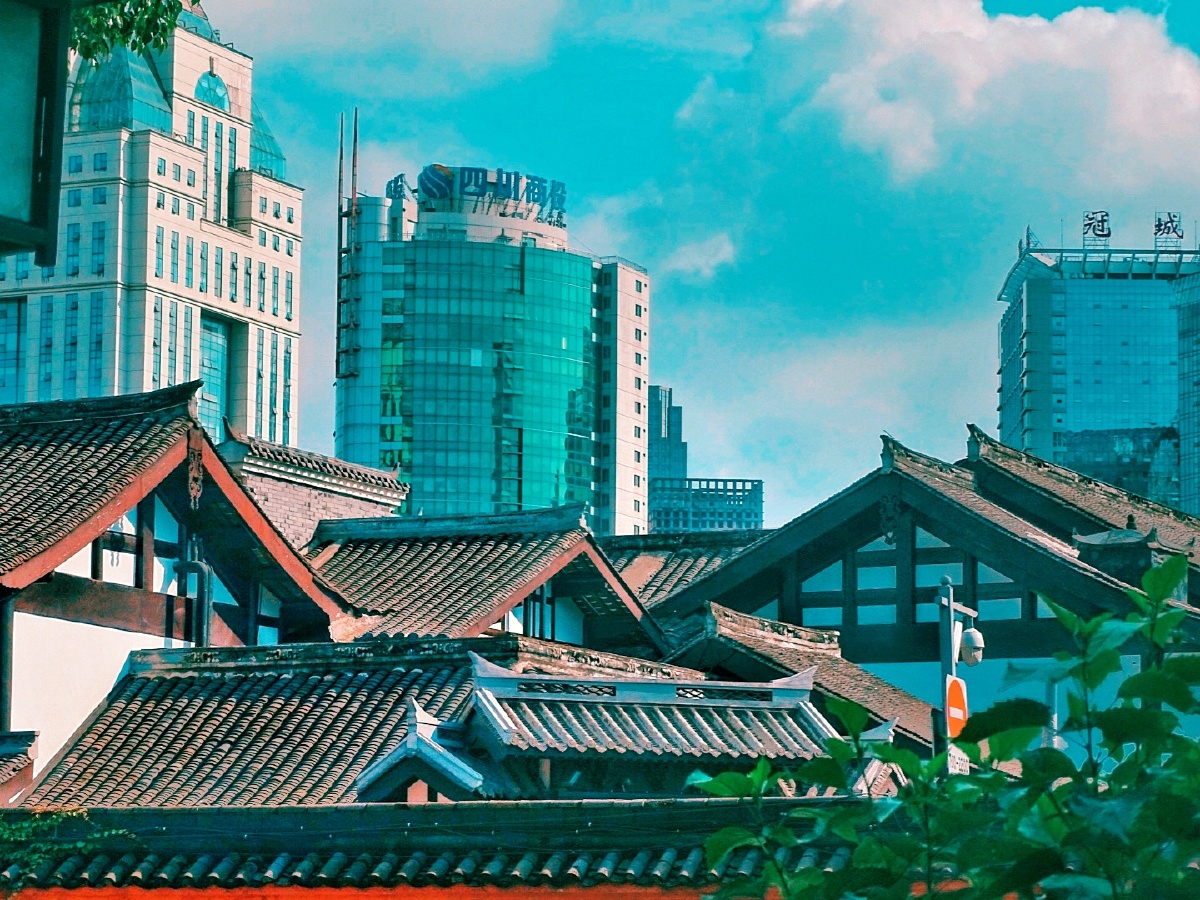 城古风与现代的结合拍摄于四川成都文殊院