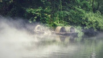 516896