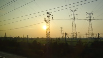 443719