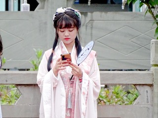 159031