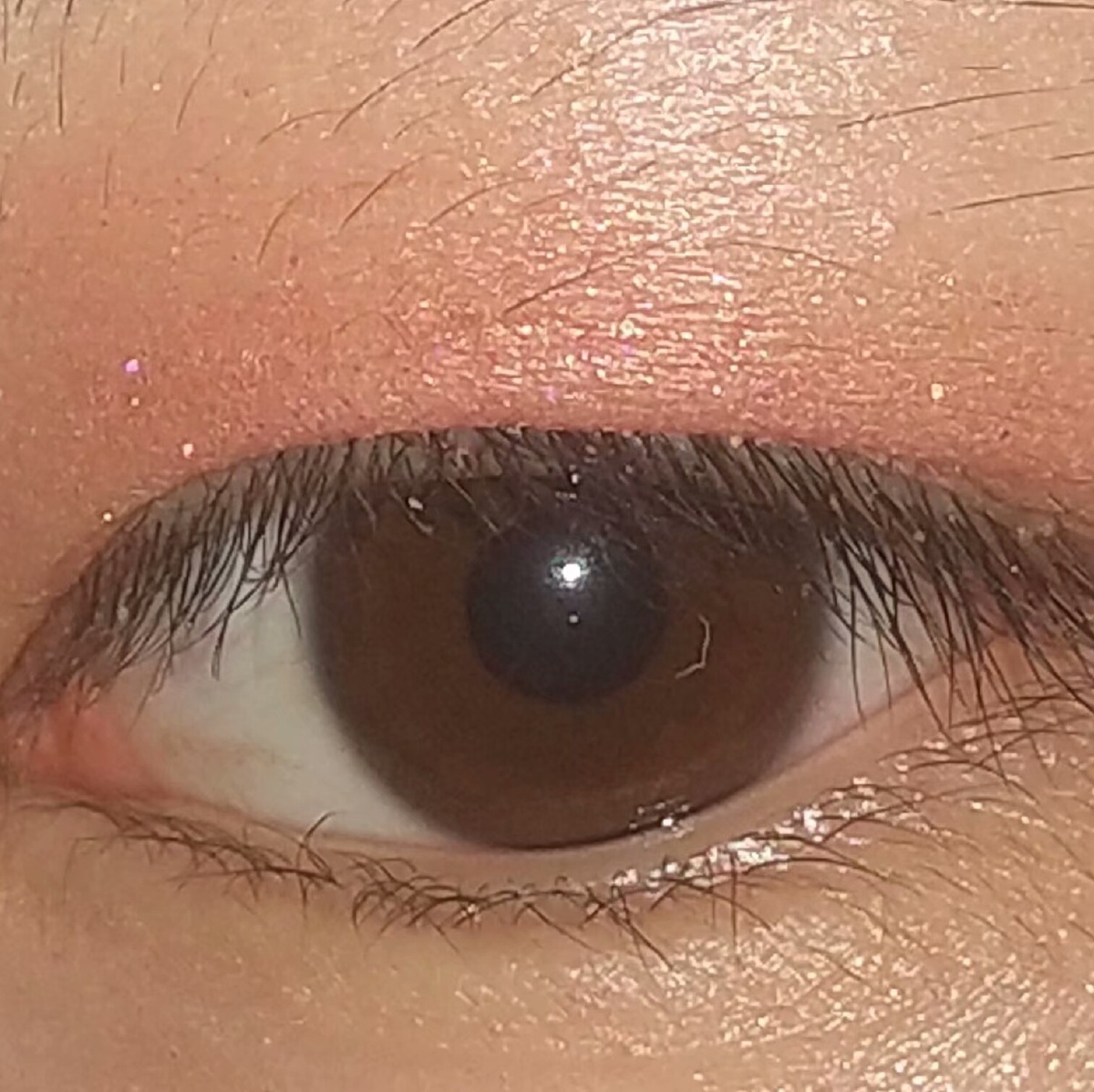 少女纯洁充满对未来渴望又懵懂的眼睛.