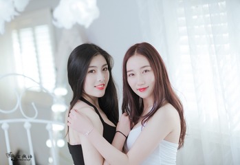 30627