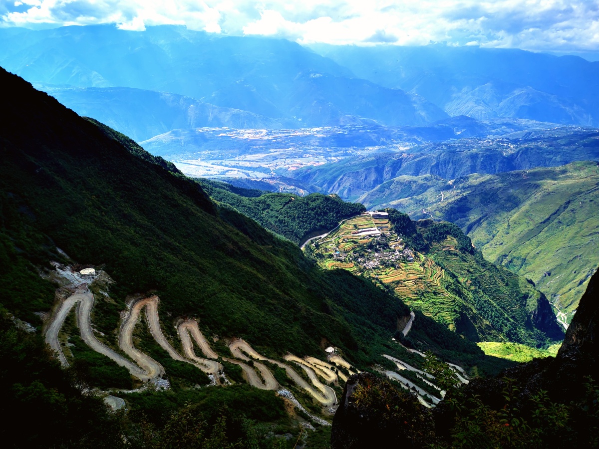 云南山路十八弯 - 渔留 - 图虫