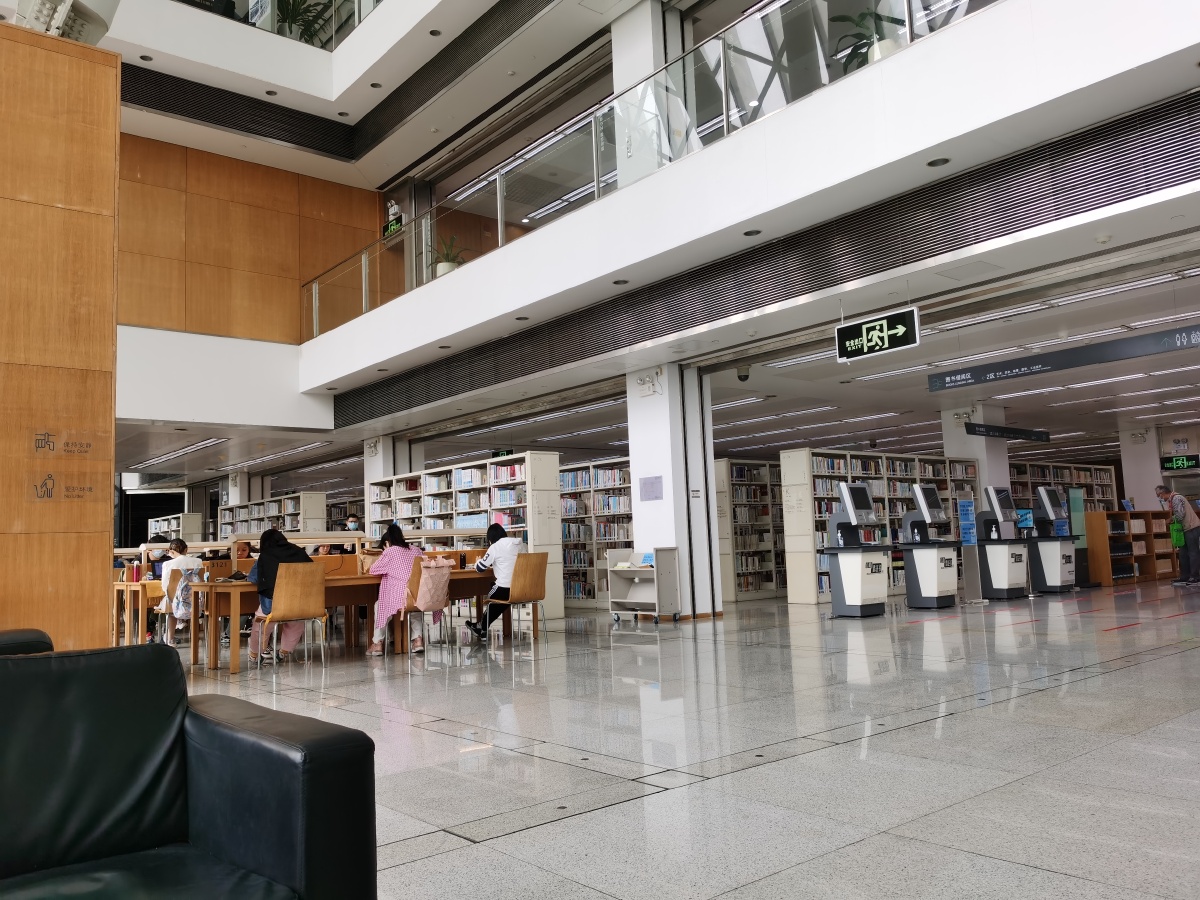 深圳市图书馆3楼内景