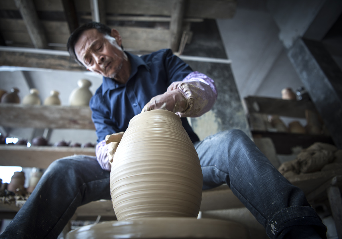 一个人的非遗:濯水石鸡坨土陶 - 阿底 - 图虫