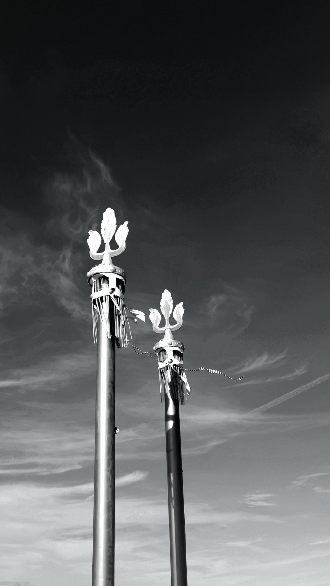 敕勒川草原上的苏鲁锭「#苏鲁锭长矛」 - 闲人哈达 - 图虫