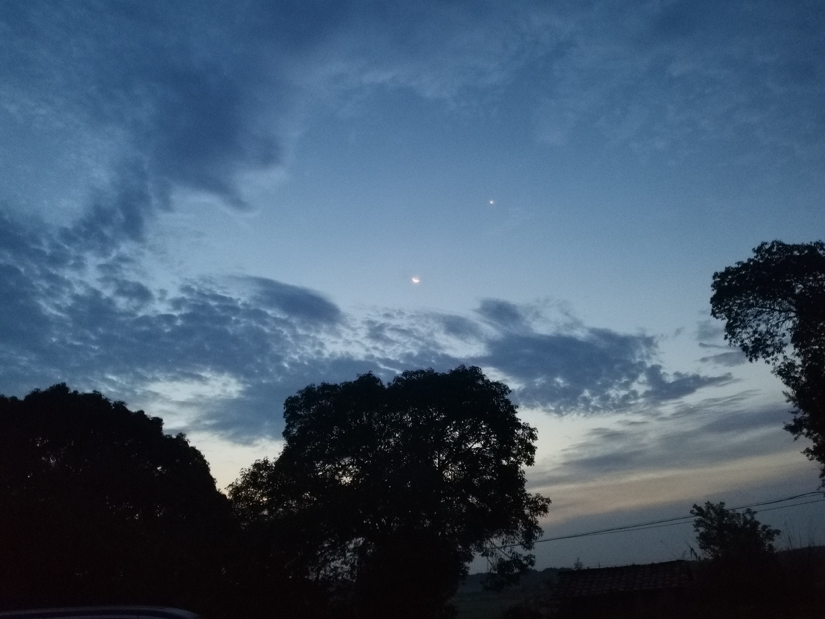 凌晨四点的夜景