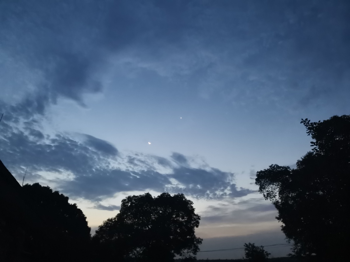 凌晨四点的夜景