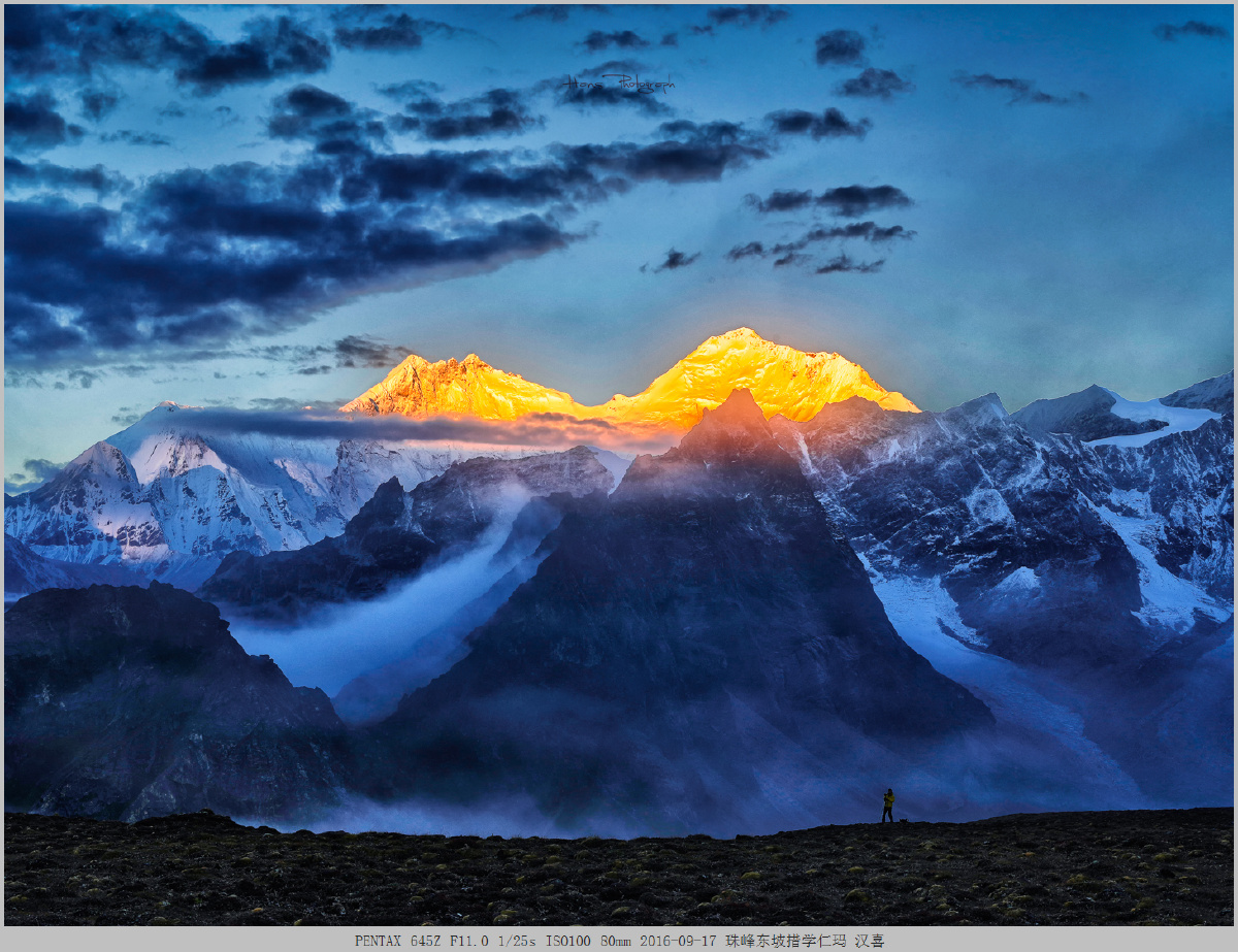 珠峰,洛子峰的日照金山