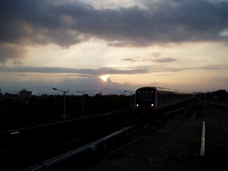976953