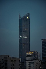 123698