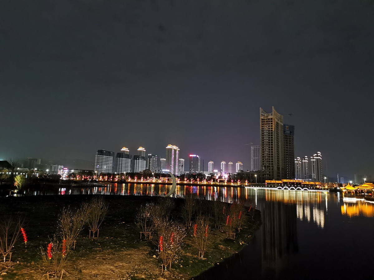 九龙湖一角夜景