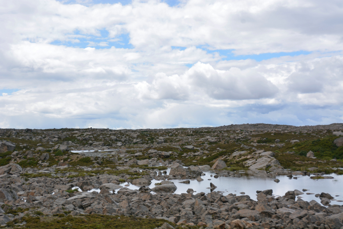 四川省甘孜州新都桥冰碛湖高山石漠